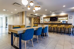 Bar (on property) - TownePlace Suites by Marriott Raleigh-University Area (Raleigh)