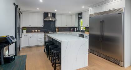 Scottsdale Oasis w/ Game Room, Pool, Hot Tub & Fire Pit–Minutes to Old Town Fun!