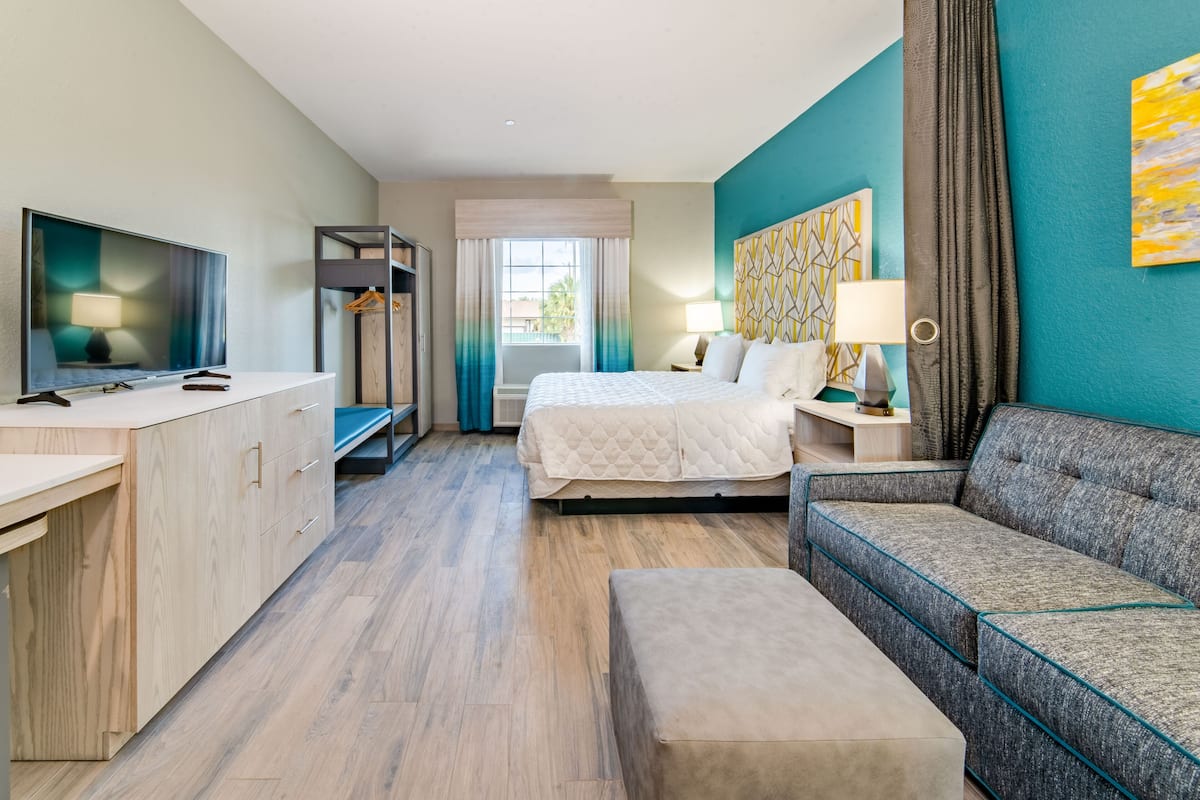 Suite, 1 trÚs grand lit et 1 canapé-lit, coin cuisine | 1 chambre, couette en duvet d'oie, bureau, lits bébé (en supplément)