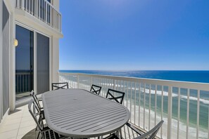 Outdoor dining - Silver Beach Towers 1905E is a Gulf Front 3 BR Penthouse - views are spectacular (Destin)