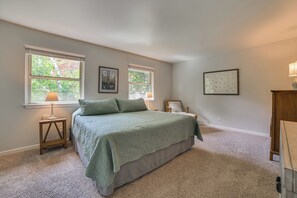 3 bedrooms, iron/ironing board, travel cot, Internet - Harbor Springs Winter Retreat ~ 6 Mi to Skiing! (Harbor Springs)