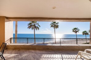 Property grounds - Sonoran Spa E301 - 3 BR Next to the Pool, High Speed Wi-Fi - Beachfront Upper Floor Luxury Condo (Puerto Peñasco)