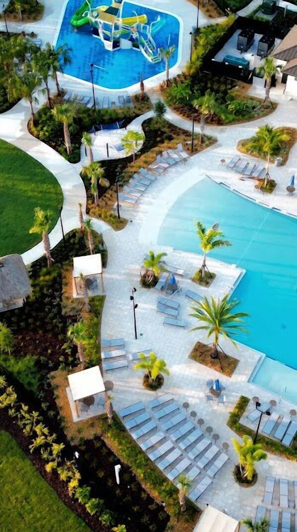 Piscine couverte, piscine extérieure