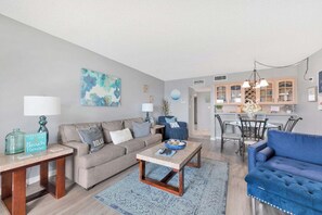 TV - Holiday Surf and Racquet Club condo 206 on the 2nd floor ! Clean and updated.  (Destin)