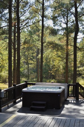 Bain à remous extérieur