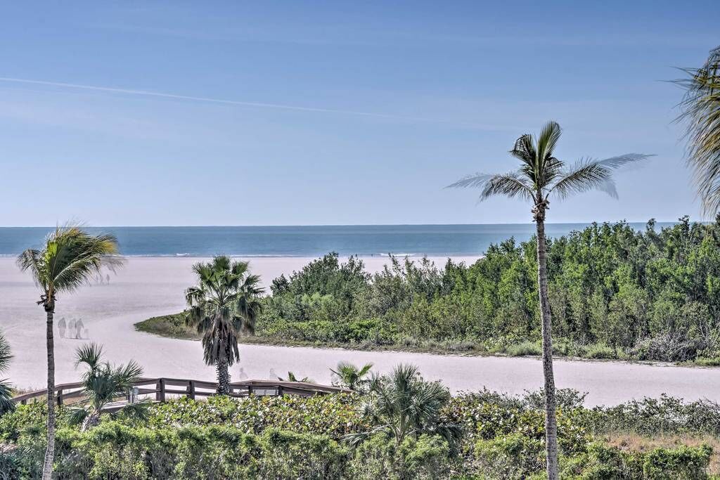 Am Strand, Liegestühle, Strandtücher