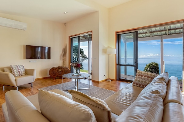 Deluxe House, 3 Bedrooms, 2 Bathrooms, Ocean View | Living room | Flat-screen TV