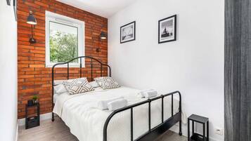 1 soverom, strykejern/-brett, wi-fi og sengetøy