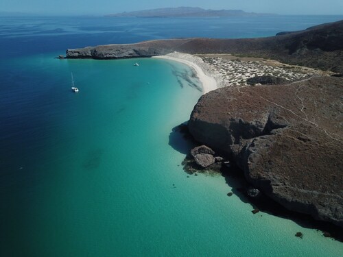 The ultimate sailing yacht vacation in the Sea of Cortez. Jersey Girl II 