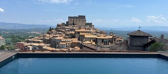 Chic 1-Bed Apartment | Historic Resort | Sleeps 4