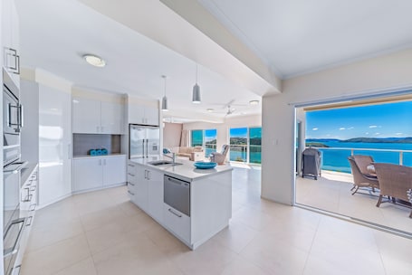 Cafetera expreso, tetera/pava eléctrica