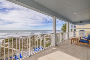 Property grounds - Beach Trail House – Gulf-Front Luxury w/ Heated Pool, Game Room, Sunset Balconies & Beach Access (Indian Rocks Beach)