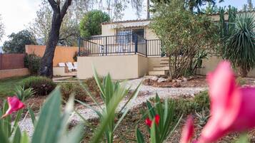 Jardines del alojamiento