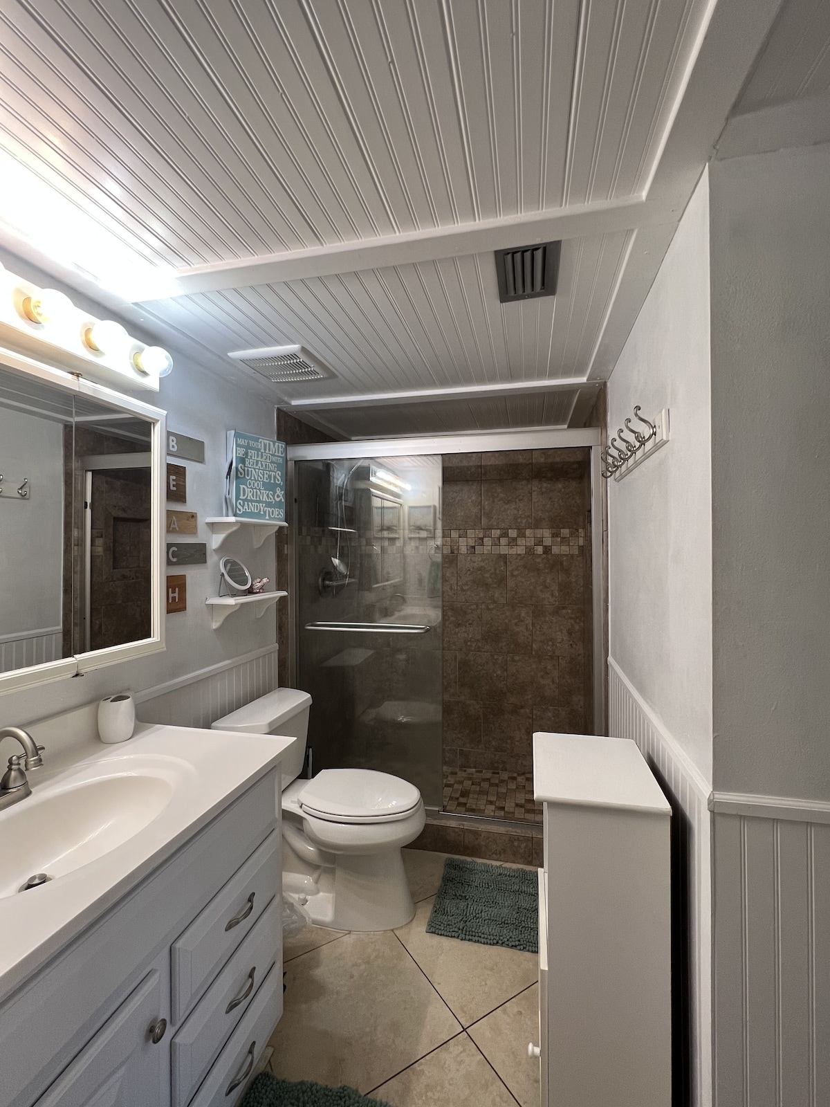 Photo 10 of 1 Bedroom Pet Friendly condo steps to the beach sleeps 4.