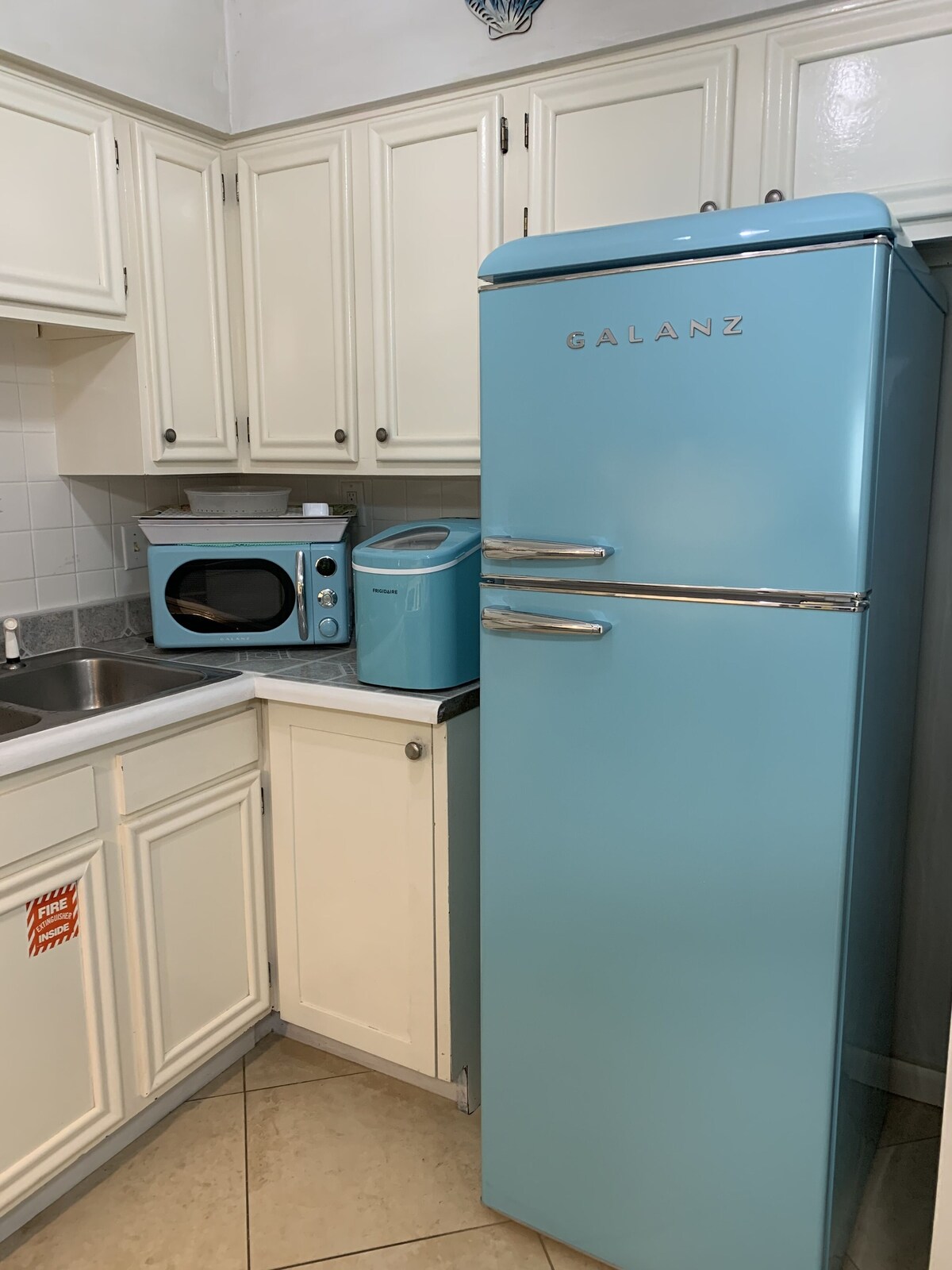 Photo 9 of 1 Bedroom Pet Friendly condo steps to the beach sleeps 4.