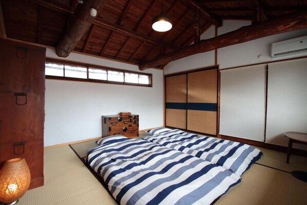 Japanese Style Room (2F), Non Smoking | Desk