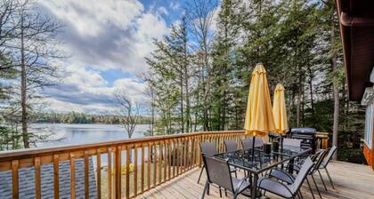 5BR Family Lakefront Cottage, Walk to Bala!