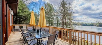 5BR Family Lakefront Cottage, Walk to Bala!