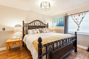 2 bedrooms, desk, iron/ironing board, travel cot