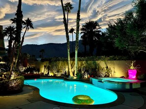 Outdoor pool, a heated pool - a private oasis with an Italian twist (Palm springs)