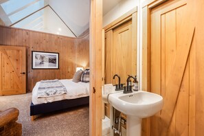 5 bedrooms, free WiFi