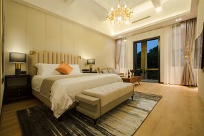 Desk, blackout curtains, free WiFi, bed sheets
