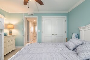 2 bedrooms, iron/ironing board, WiFi, bed sheets