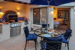 Outdoor dining - ON Golf Course 3BR w Private Casita Patio BBQ Steps to La Quinta Resort + Pools (La Quinta)
