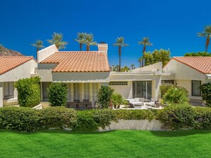 Exterior - ON Golf Course 3BR w Private Casita Patio BBQ Steps to La Quinta Resort + Pools (La Quinta)
