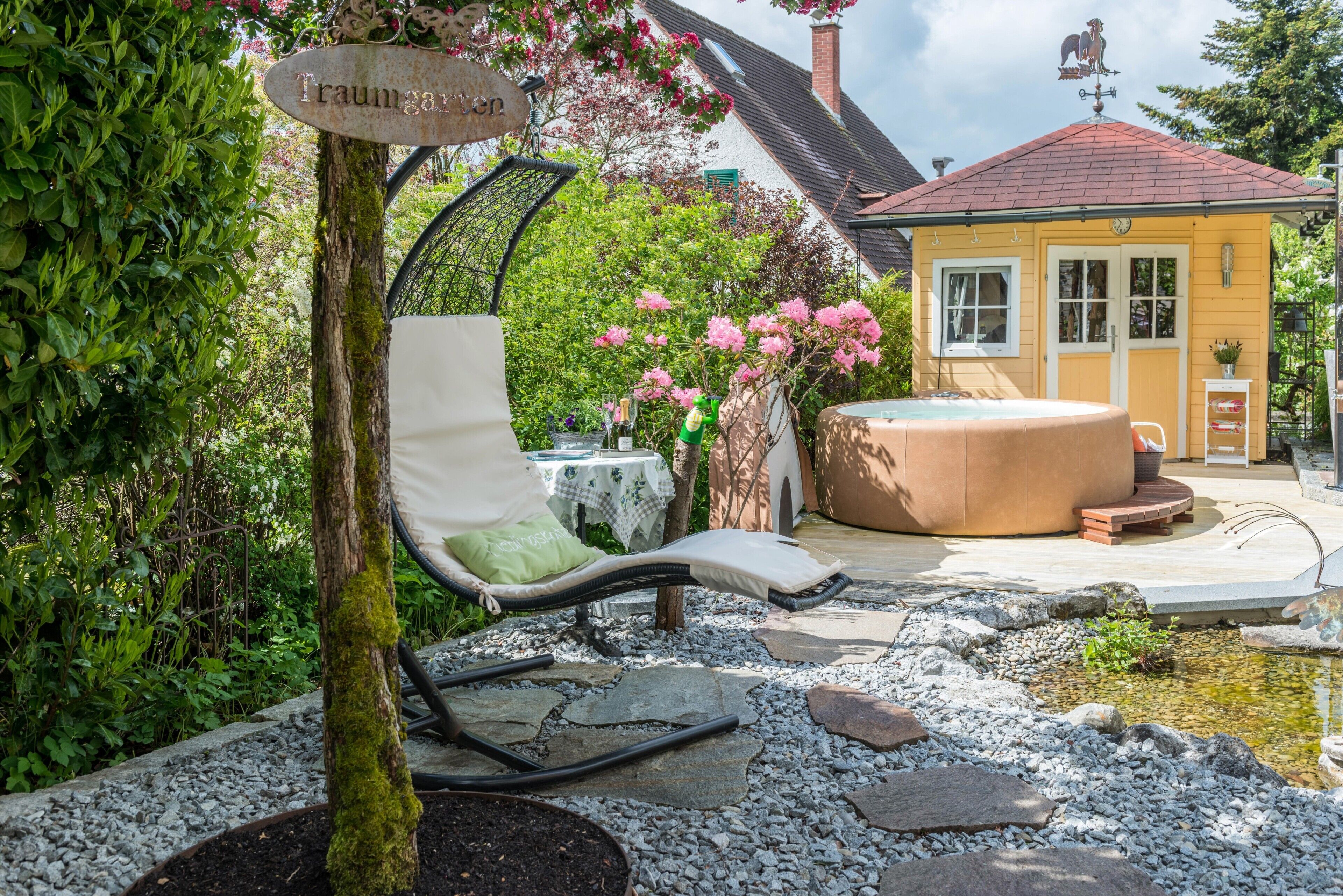 Tina de hidromasaje al aire libre