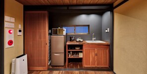 บ้านพัก, ปลอดบุหรี่ (Private Vacation) | ครัวขนาดเล็กส่วนตัว | ตู้เย็น, ไมโครเวฟ, เตาประกอบอาหาร, กาต้มน้ำไฟฟ้า