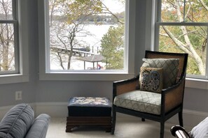 Unclassified image, 5 of 45, button