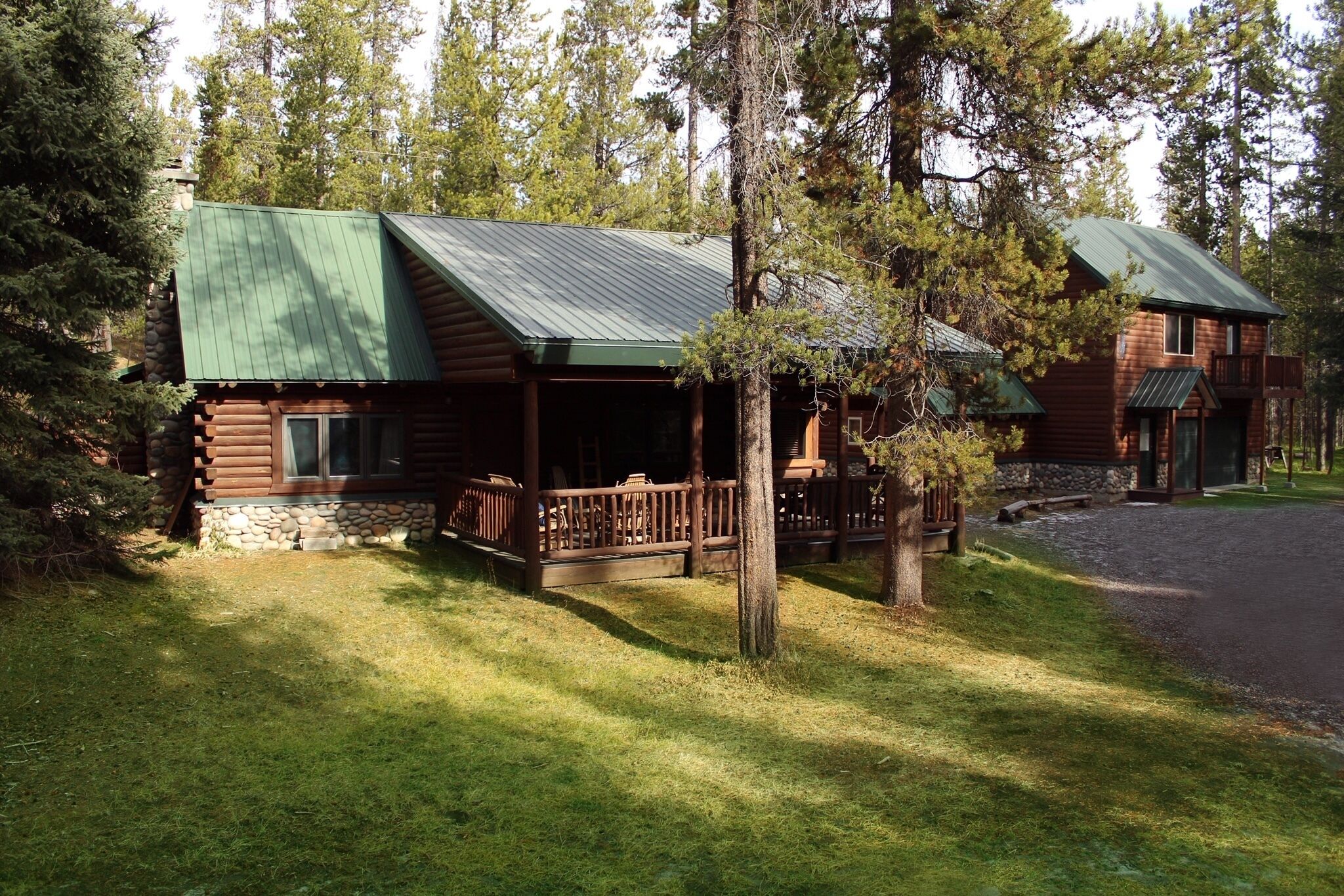 4 Bed 4 Bath -  Minutes from rivers, lakes, fishing, kayaking.