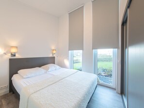 1 bedroom, travel cot, free WiFi, bed sheets - Nice apartment in villa for 2 people with WIFI, TV and terrace (Wemeldinge)