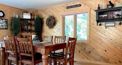 Clarks Fork Crossing- Direct River Access, Large family Cabin!