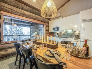 Fridge, microwave, dishwasher, cookware/dishes/utensils - Villa rytilampi a by Interhome (Kuusamo)