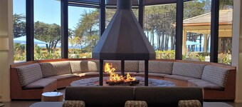 ❤ Seaside Sanctuary: Stair-Free 2BR Villa, Ocean Views from 3 Patios ❤