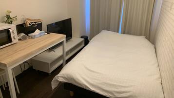 1 bedroom, desk, free WiFi, bed sheets