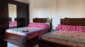2 habitaciones, tabla de planchar con plancha, wifi y ropa de cama 