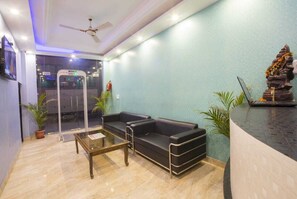Lobby - Hotel R Inn Delhi (New Delhi)