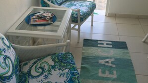 Unclassified image, 4 of 42, button - Cute beach apartment (Savaneta)