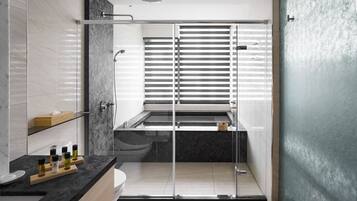 Family Quadruple Room | Bathroom