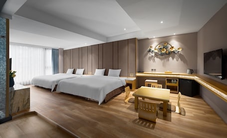 Cortinas blackout, wifi gratis y ropa de cama