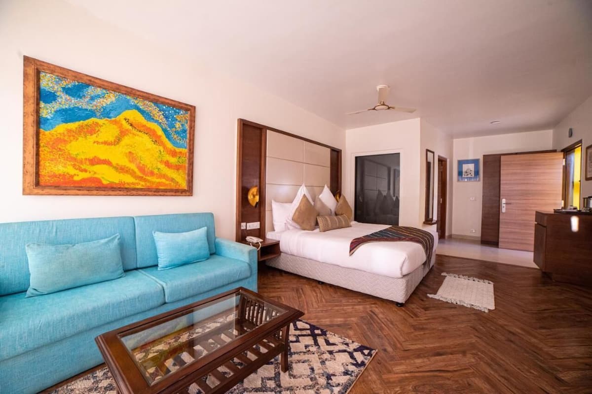 Premium bedding, down comforters, pillowtop beds, in-room safe
