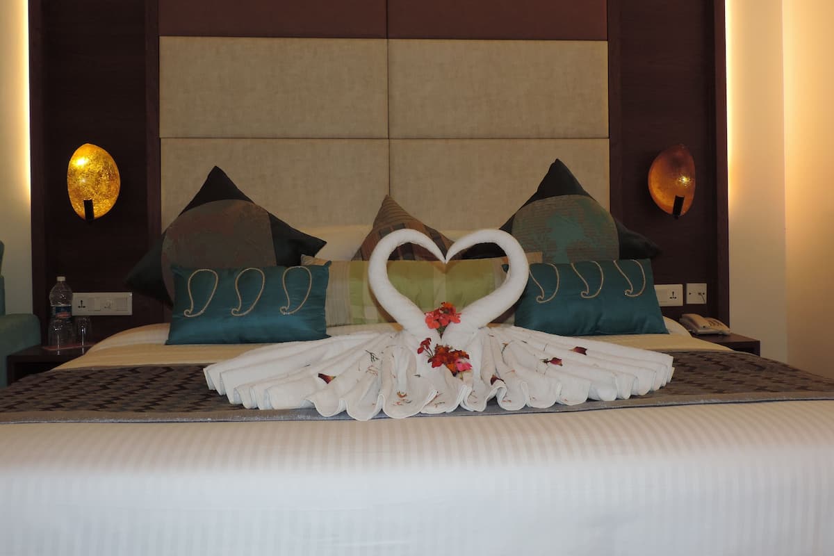 Himalayan View with Balcony | Premium bedding, down comforters, pillowtop beds, in-room safe