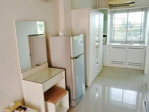 Standard Room (No lift) | 1 bedroom, blackout drapes, free WiFi, bed sheets