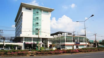 Vista frontal de la propiedad