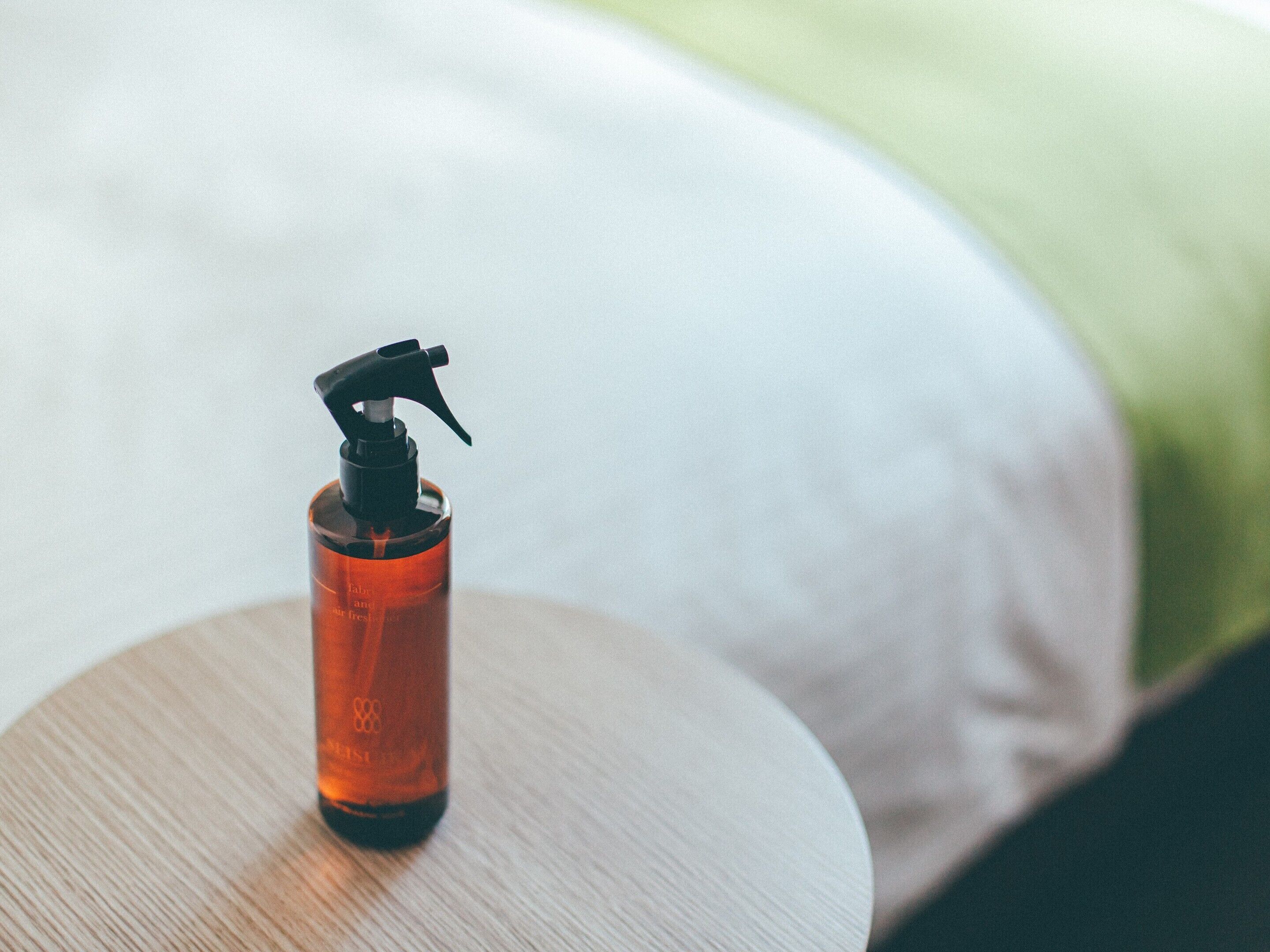 combined shower/bathtub, free toiletries, hair dryer, slippers