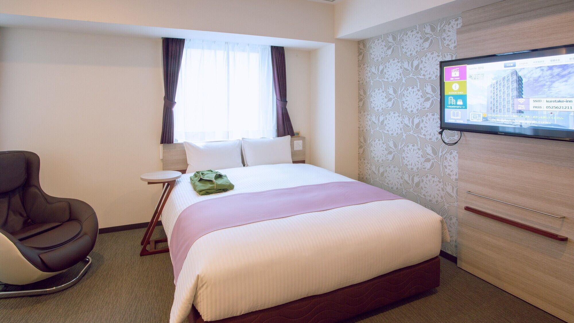 Desk, WiFi (free), bed sheets