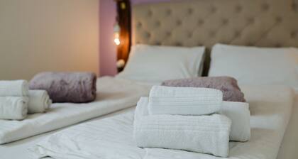 Strudel home, under-roof apartment in the heart of the old town